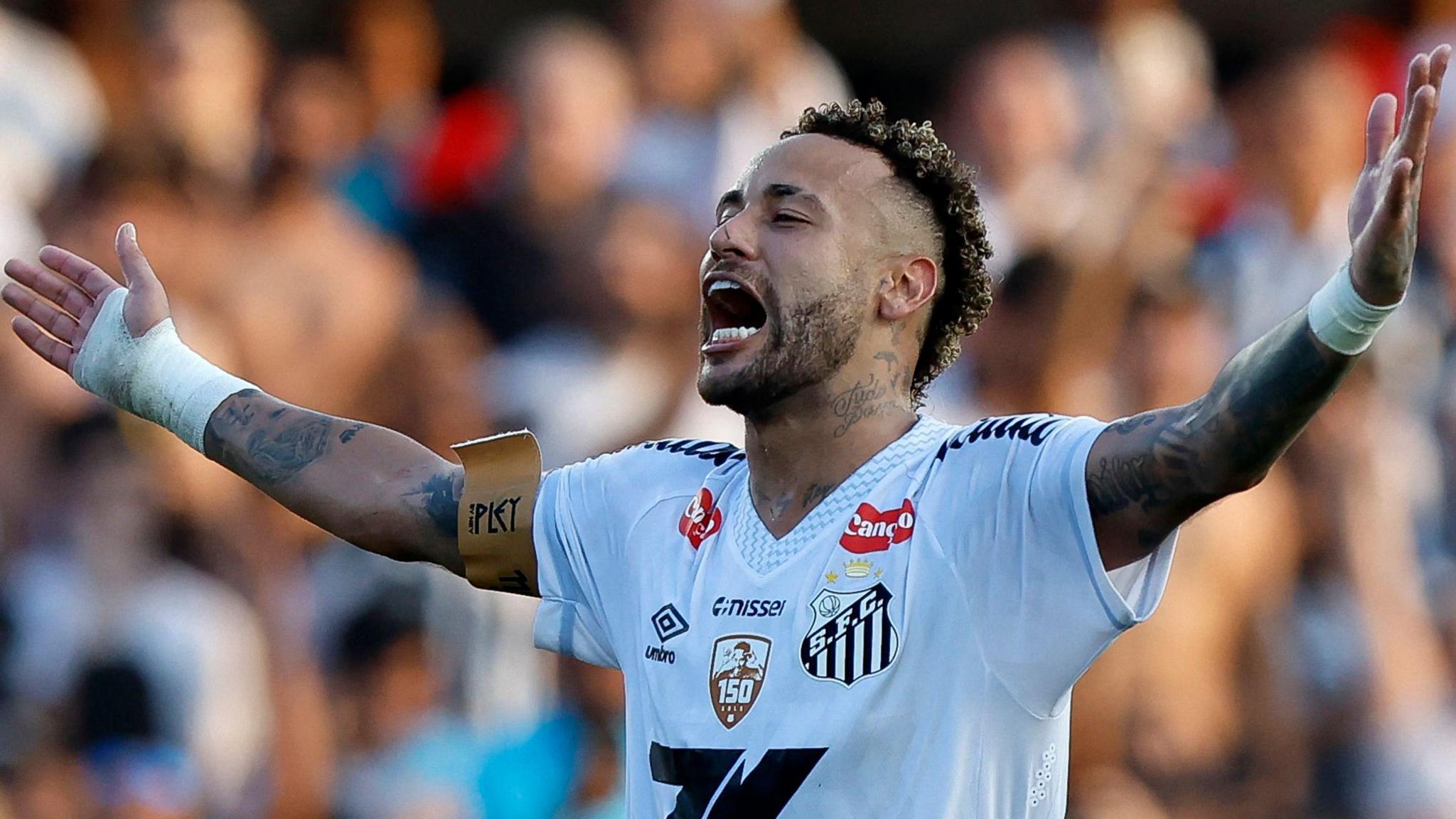 Neymar apologises after slapping Santos teenager Robinho Jr