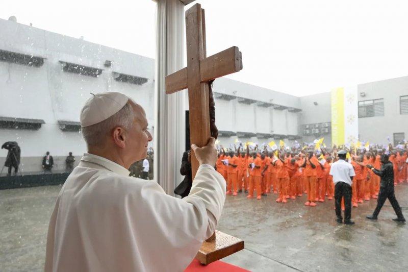 Pope Leo Slams Prison Conditions In Equatorial Guinea During Africa Tour Finale