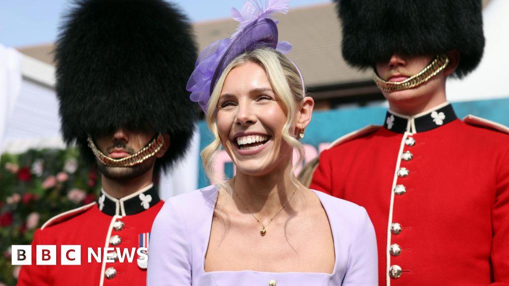 Sun shines on Grand National Ladies Day's stunning style