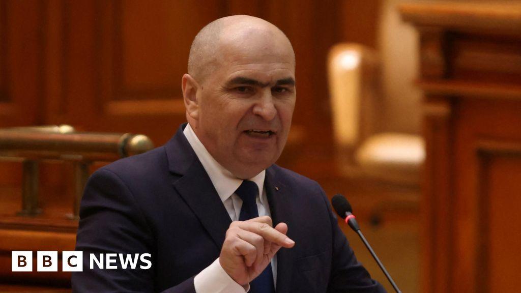 Romanian PM ousted in no-confidence vote