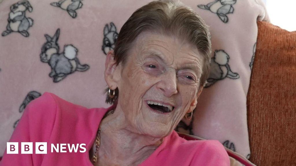 'I invited guests to play with bomb in my garden'