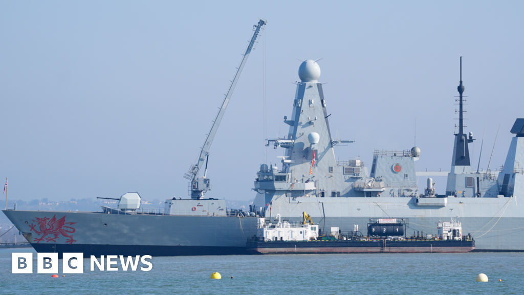 HMS Dragon heads to Middle East for potential Strait of Hormuz mission