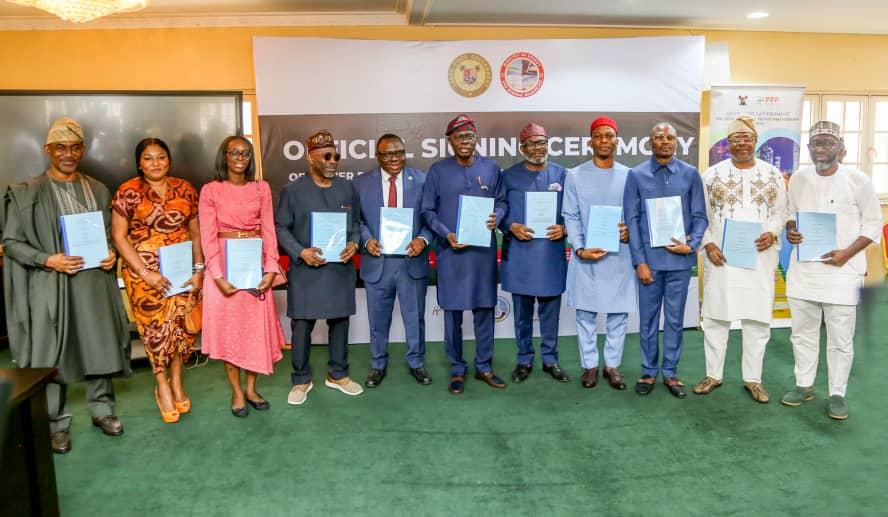 Lagos, 3 firms sign power deals to scale generation capacity to 400MW