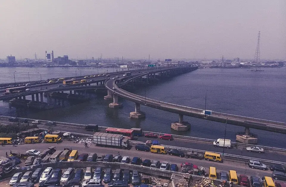 VIDEO: Woman rescued after jumping into Lagos lagoon