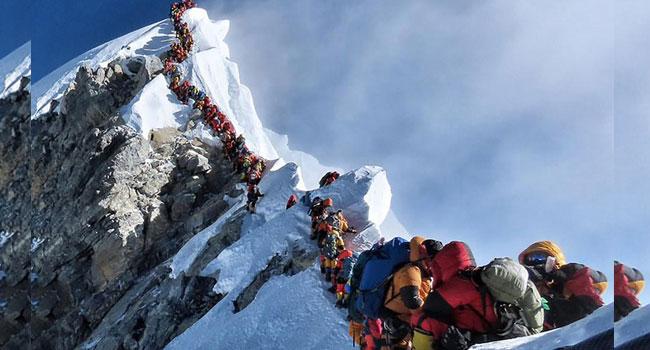 US Climber Smashes Everest Speed Record