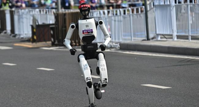 Humans Far Behind As Robot Breaks Record At Beijing Half Marathon