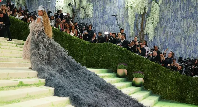 [LIVE UPDATES] Global Stars Interpret 'Costume Art' Theme At 2026 Met Gala