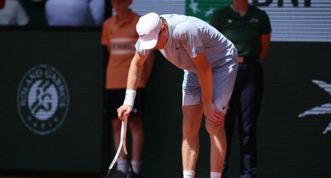 Ailing Sinner Loses In French Open Second Round