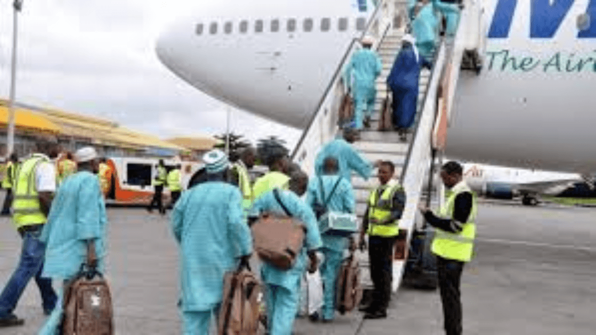 Kwara begins vaccination of intending pilgrims, distributes other materials