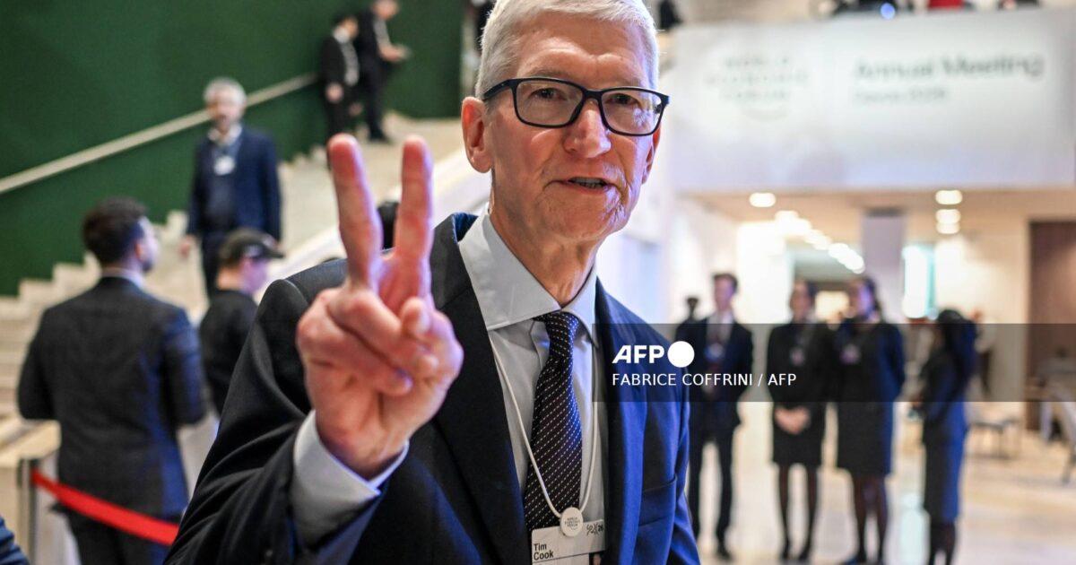 Apple CEO Tim Cook to step down in September