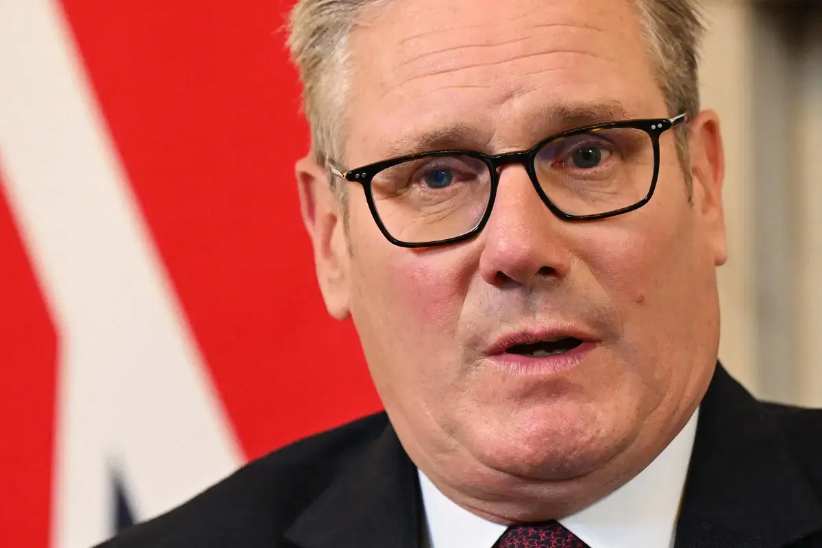 UK freezes Chagos handover deal after Trump criticism