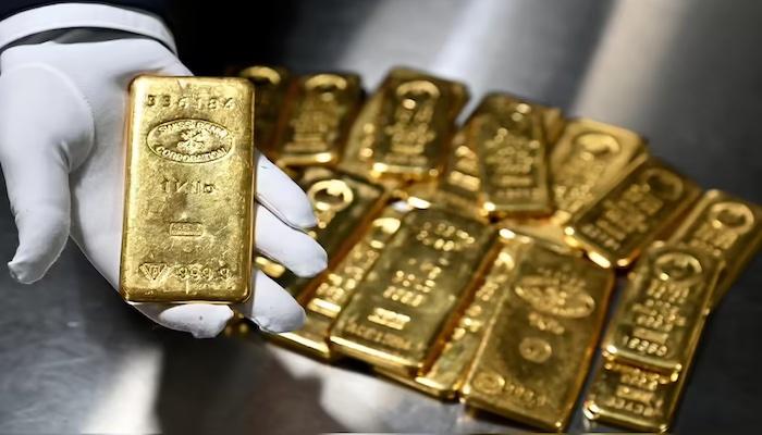 Gold Drops As Dollar Gains On Strong Jobs Data