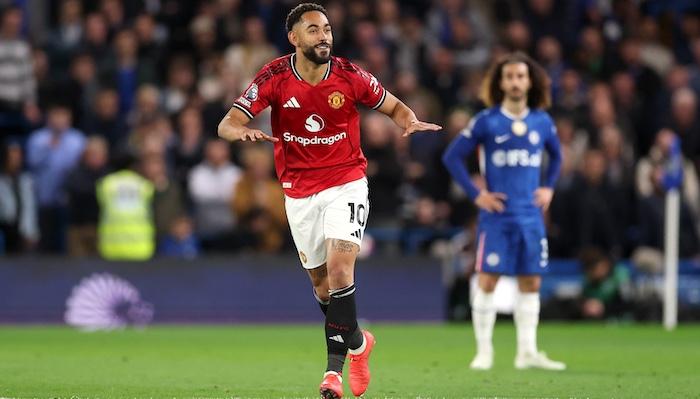 Man United Beat Chelsea 1-0 At Stamford Bridge To Boost Champions League Hopes