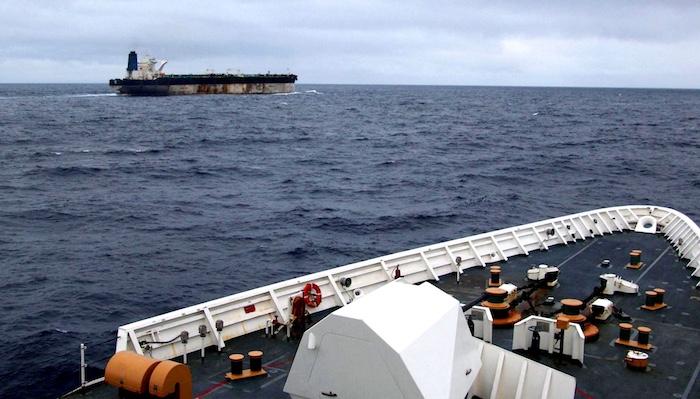 Russian ‘Shadow Fleet’ Defies Warning, Sanctioned Ships Continue Transit Through UK Waters