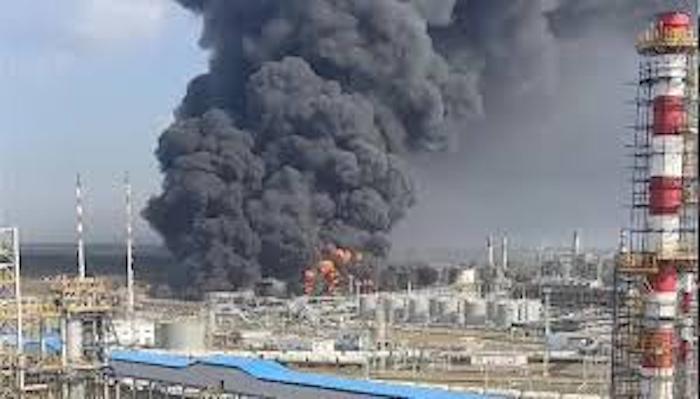 Fire Erupts At Russia’s Kirishi Oil Refinery After Reported Ukraine Strike Attempt
