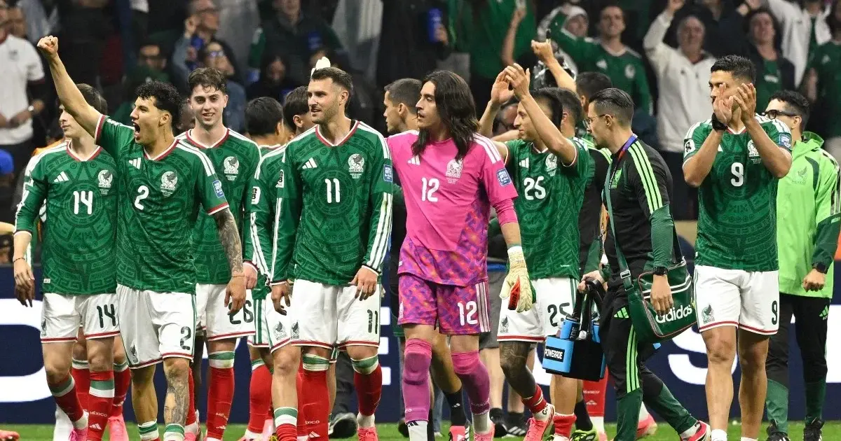Mexico beat Ecuador 2-0, break 40-year World Cup knockout jinx