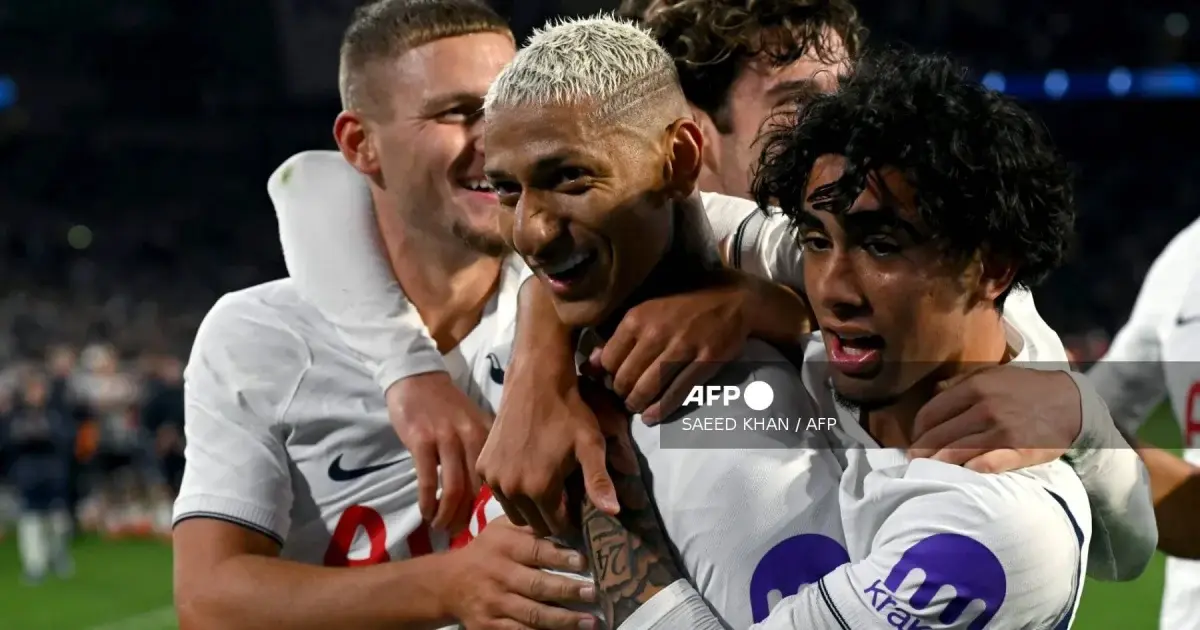 10-man Tottenham Hotspur beat Chelsea 2-1 for Alonso’s first defeat