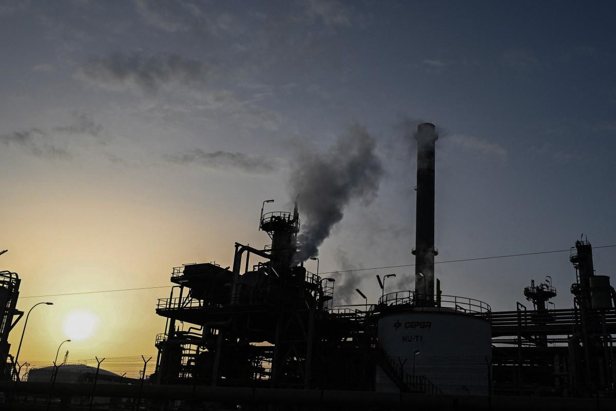 UK To Accelerate Clean Energy Drive Amid Mideast War